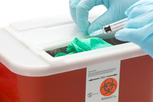 Gestion des déchets hospitaliers, risques infectieux et sécurité environnementale